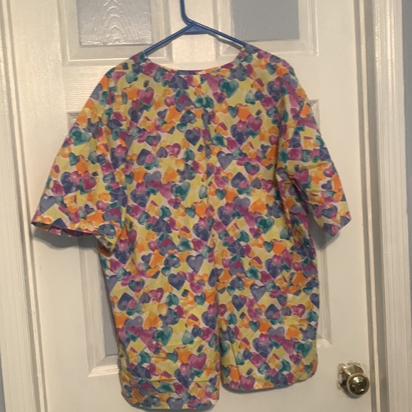 Uniform Scrub Top - Picture 3 of 3